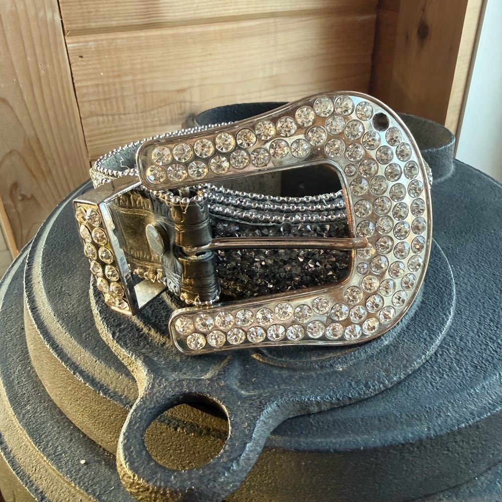 Ariat Western Crystal Rhinestone Leather Glitz Belt 36.5” Silver M/L - Picture 3 of 6